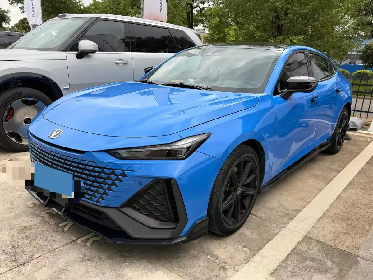 2022 ChangAn UNI-V 2.0T 233HP L4 8AT,autocango,china used car exporter,china ev exporter,chinese used car exporter,chinese used ev exporter