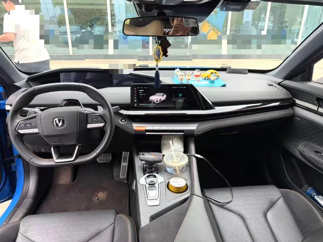 2022 ChangAn UNI-V 2.0T 233HP L4 8AT,autocango,china used car exporter,china ev exporter,chinese used car exporter,chinese used ev exporter