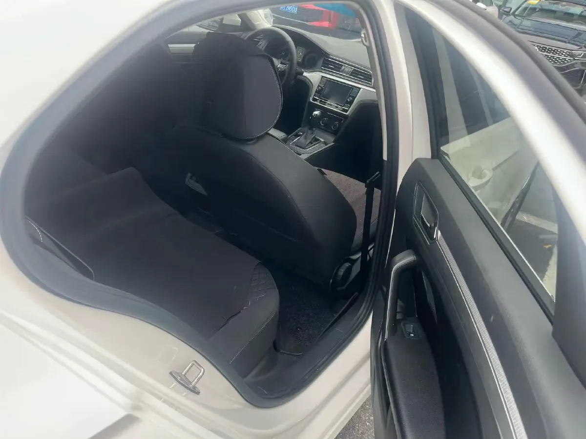 2019 Volkswagen T-Cross 1.4T 150HP L4 7DCT,autocango,china used car exporter,china ev exporter,chinese used car exporter,chinese used ev exporter