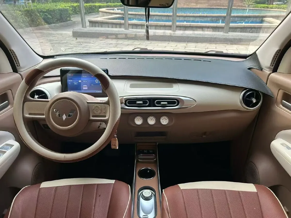 2025 WuLing HongGuang MINI EV BEV 16.2KWH,autocango,china used car exporter,china ev exporter,chinese used car exporter,chinese used ev exporter