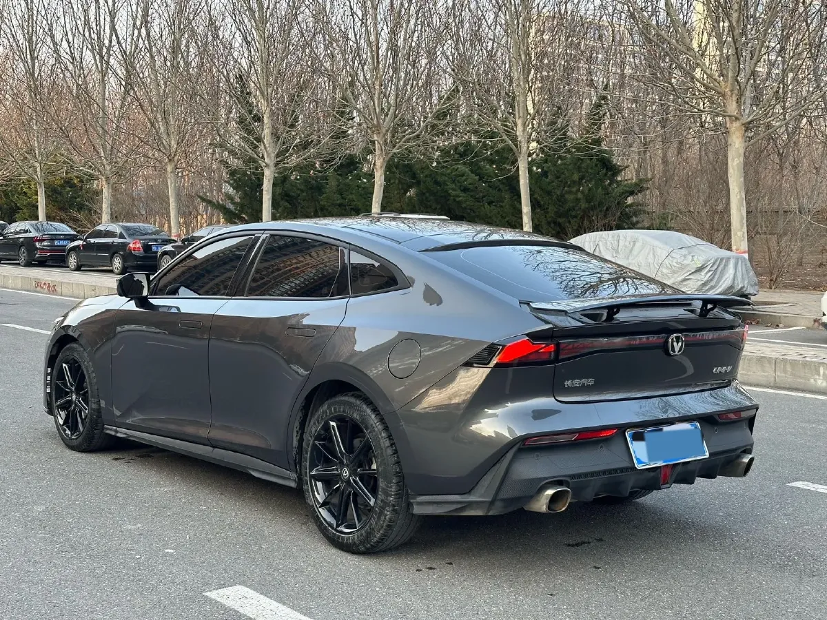 2022 ChangAn UNI-V 1.5T 188HP L4 7DCT,autocango,china used car exporter,china ev exporter,chinese used car exporter,chinese used ev exporter