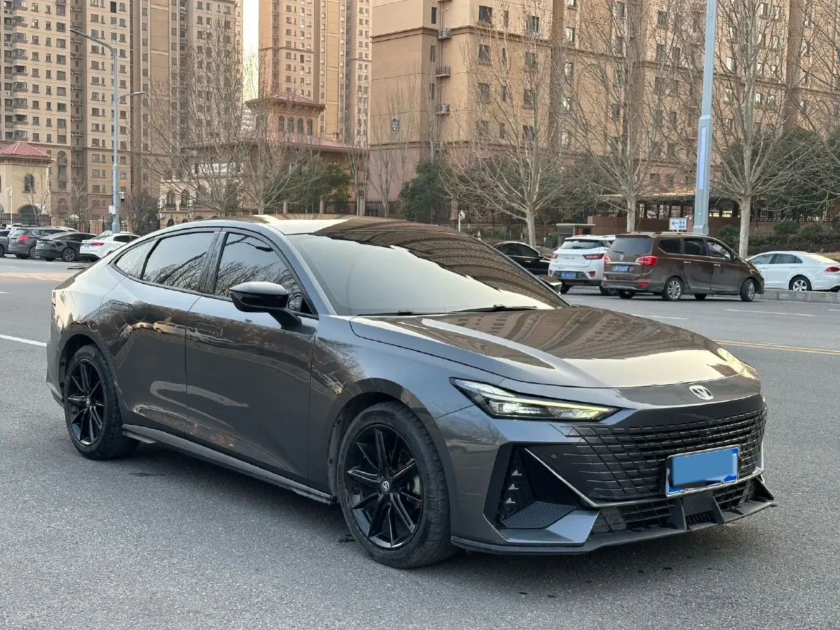 2022 ChangAn UNI-V 1.5T 188HP L4 7DCT,autocango,china used car exporter,china ev exporter,chinese used car exporter,chinese used ev exporter