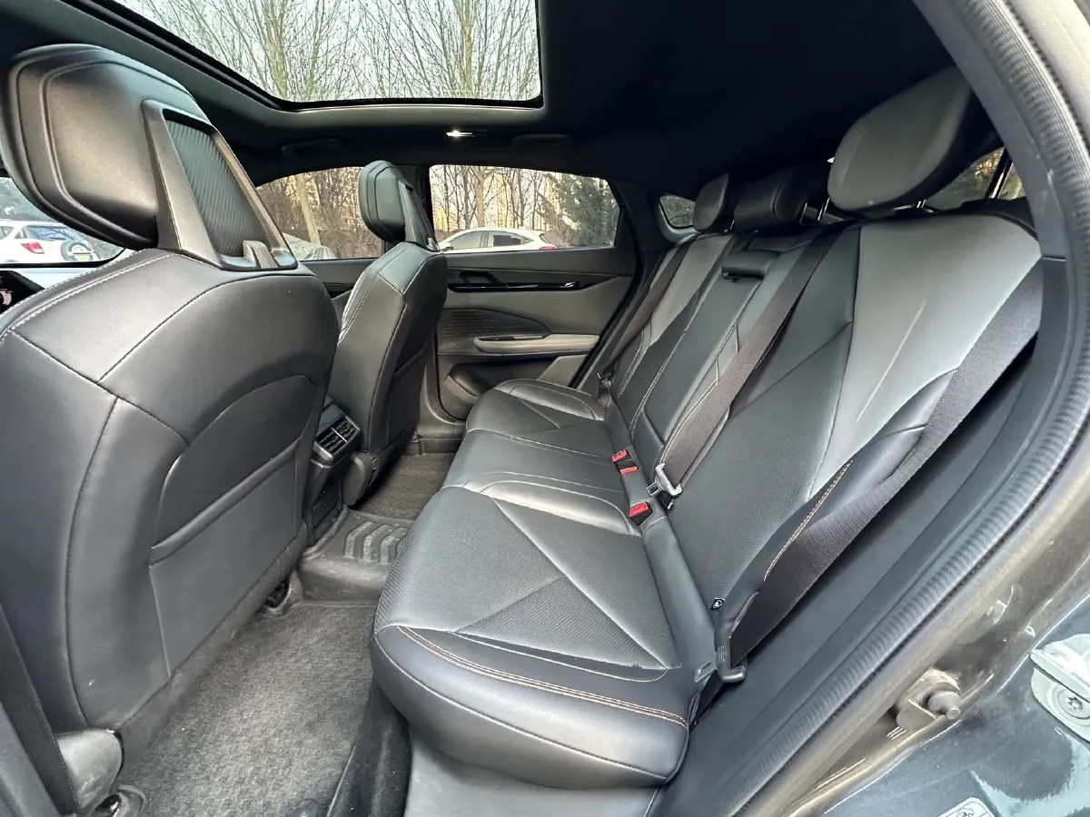 2022 ChangAn UNI-V 1.5T 188HP L4 7DCT,autocango,china used car exporter,china ev exporter,chinese used car exporter,chinese used ev exporter