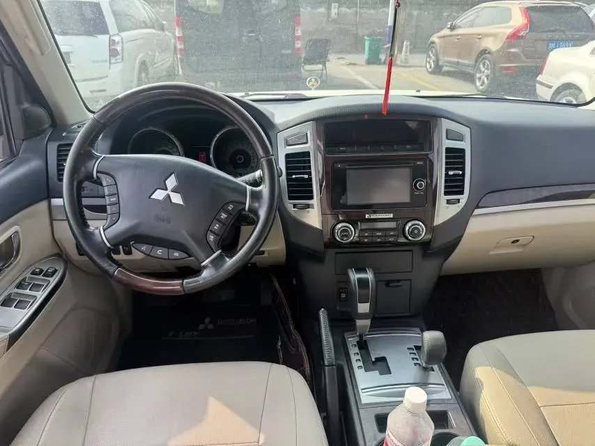 2018 Mitsubishi Pajero 3.0L 174HP V6 5AT,autocango,china used car exporter,china ev exporter,chinese used car exporter,chinese used ev exporter