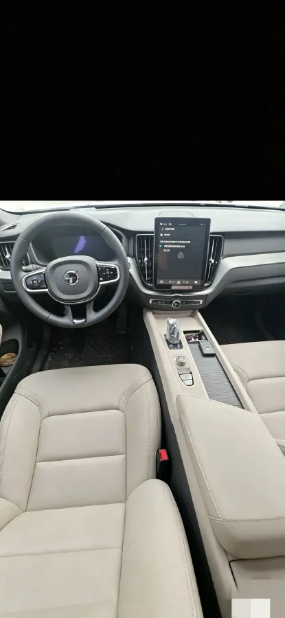 2025 Volvo XC60 2.0T 250HP L4 8AT,autocango,china used car exporter,china ev exporter,chinese used car exporter,chinese used ev exporter