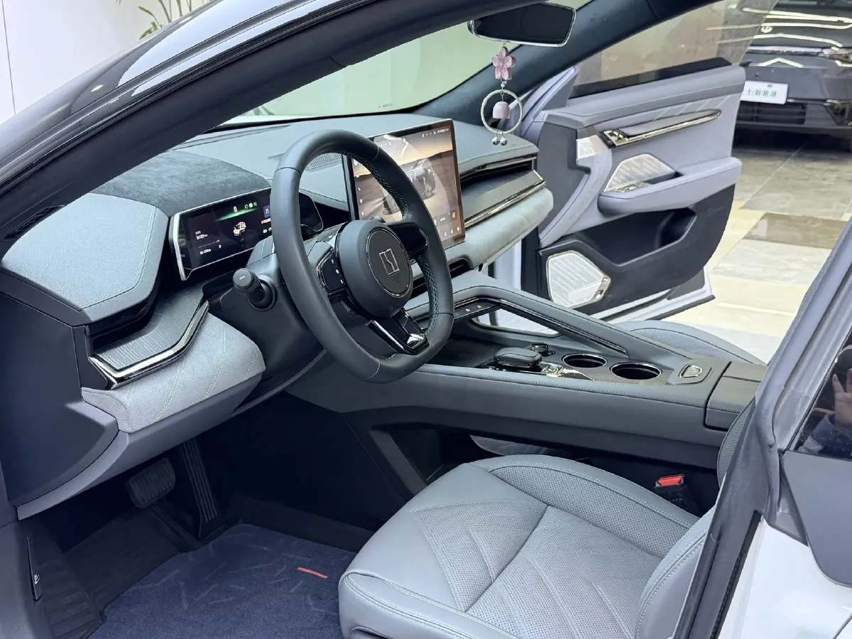 2023 Zeekr 001 BEV 86KWH,autocango,china used car exporter,china ev exporter,chinese used car exporter,chinese used ev exporter