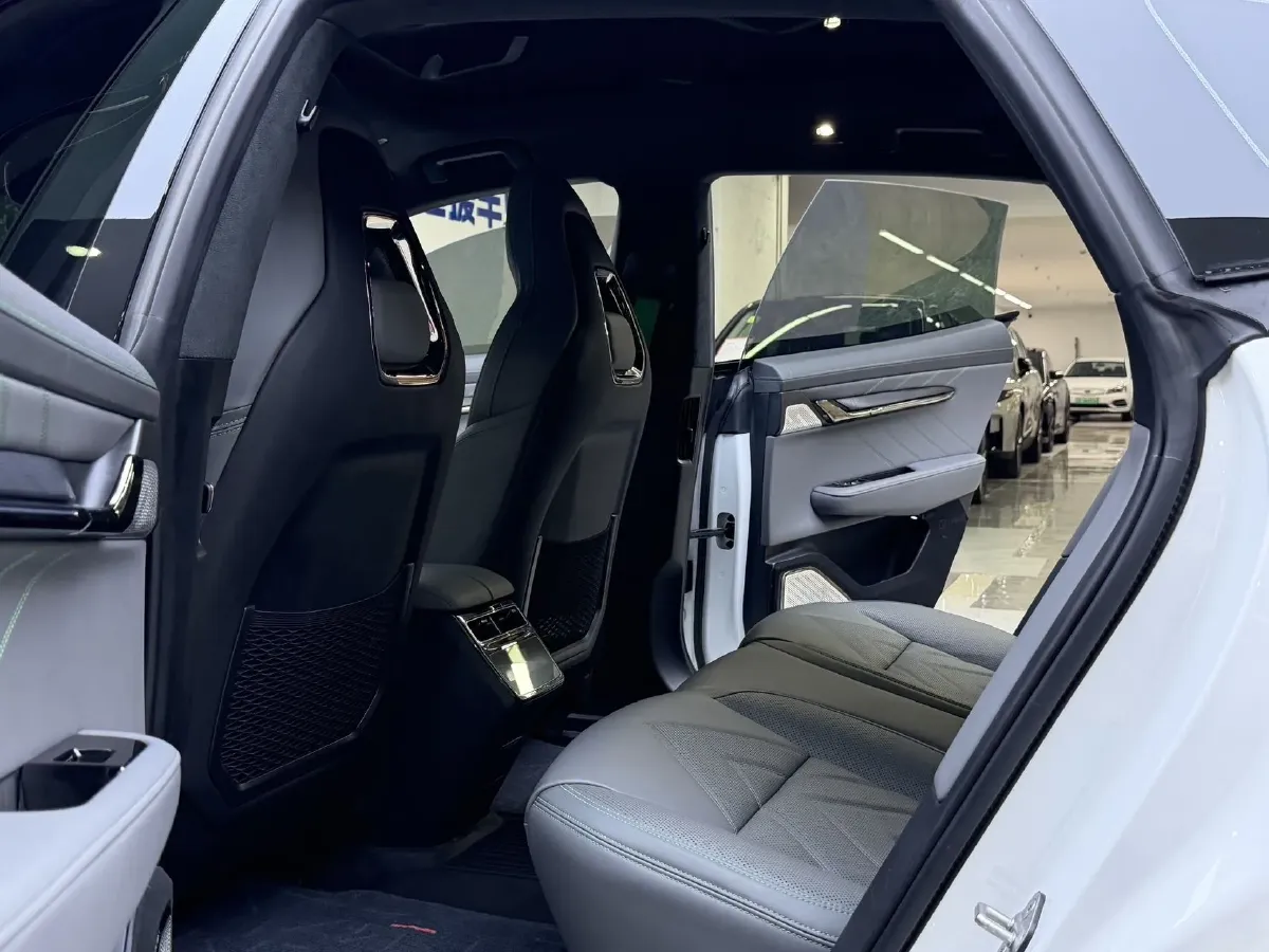 2023 Zeekr 001 BEV 86KWH,autocango,china used car exporter,china ev exporter,chinese used car exporter,chinese used ev exporter