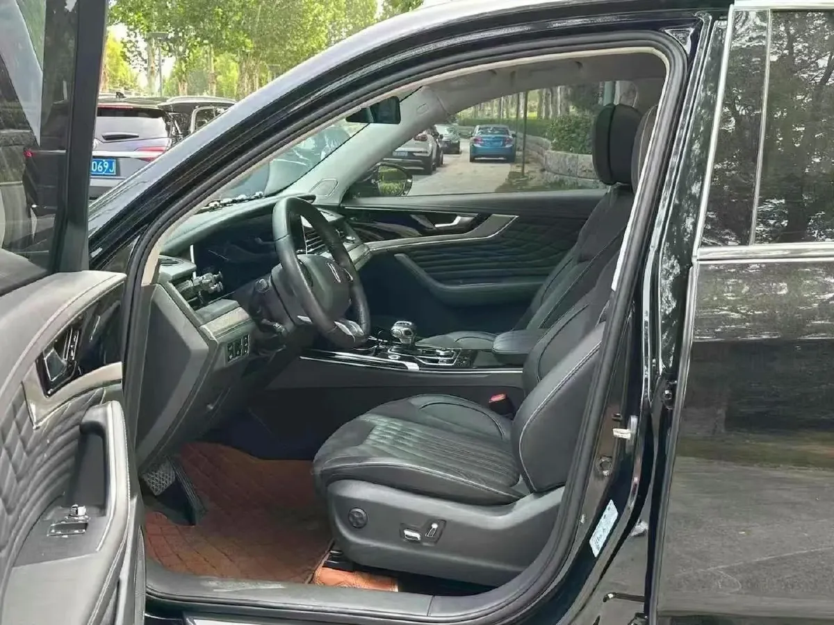 2022 HongQi HS5 2.0T 224HP L4 6AT,autocango,china used car exporter,china ev exporter,chinese used car exporter,chinese used ev exporter