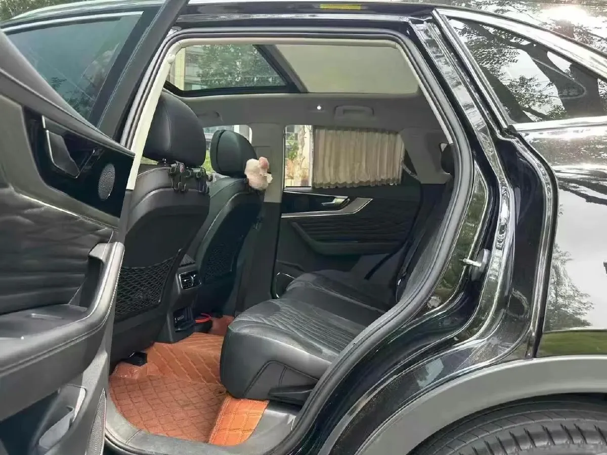 2022 HongQi HS5 2.0T 224HP L4 6AT,autocango,china used car exporter,china ev exporter,chinese used car exporter,chinese used ev exporter