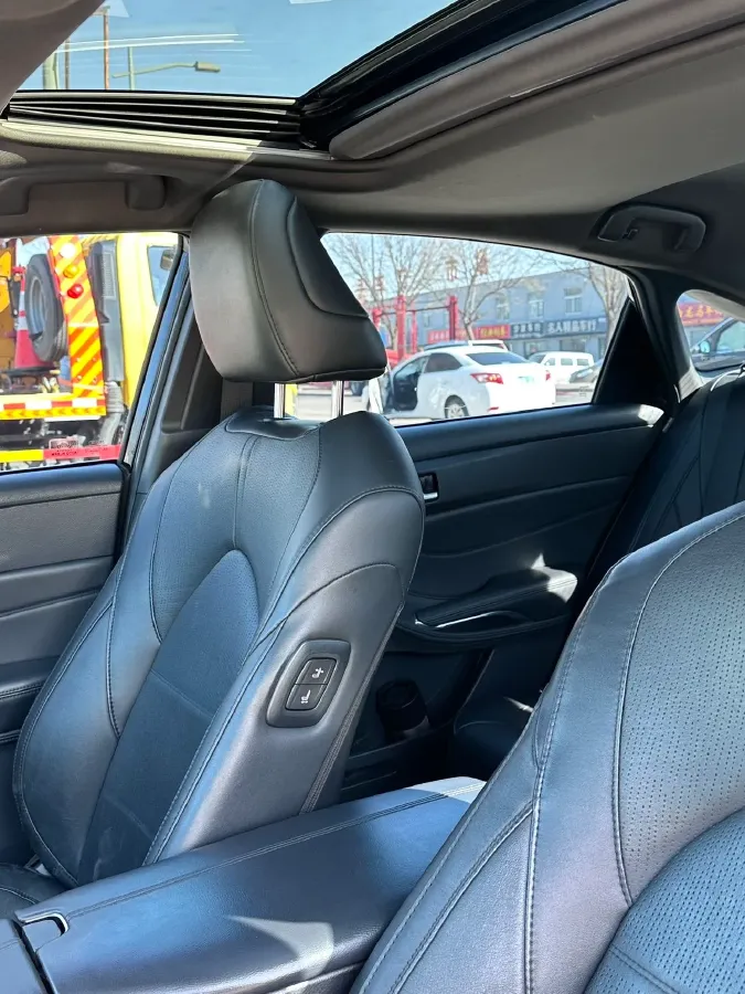 2021 Toyota Avalon 2.5L 209HP L4 8AT,autocango,china used car exporter,china ev exporter,chinese used car exporter,chinese used ev exporter