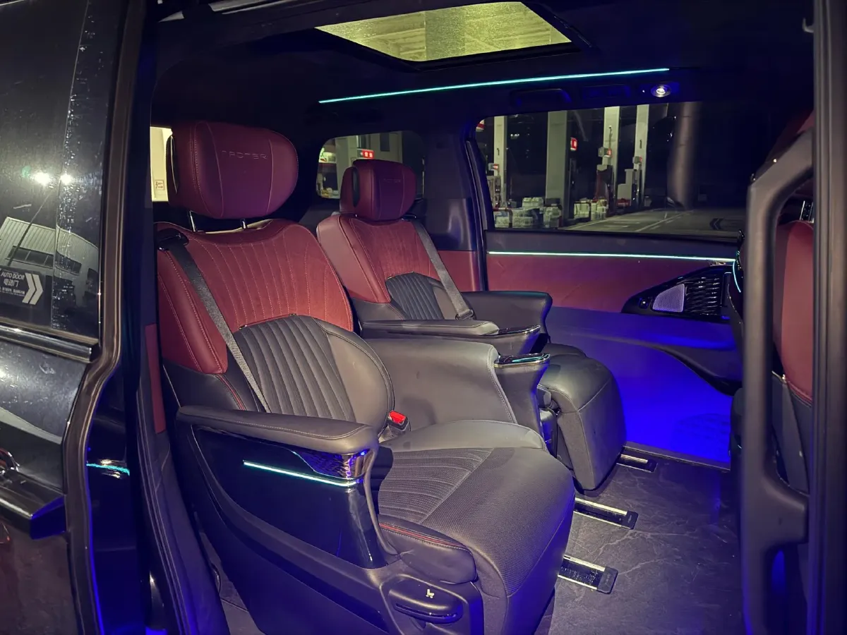 2024 GAC Trumpchi M8 2.0T 252HP L4 8AT,autocango,china used car exporter,china ev exporter,chinese used car exporter,chinese used ev exporter