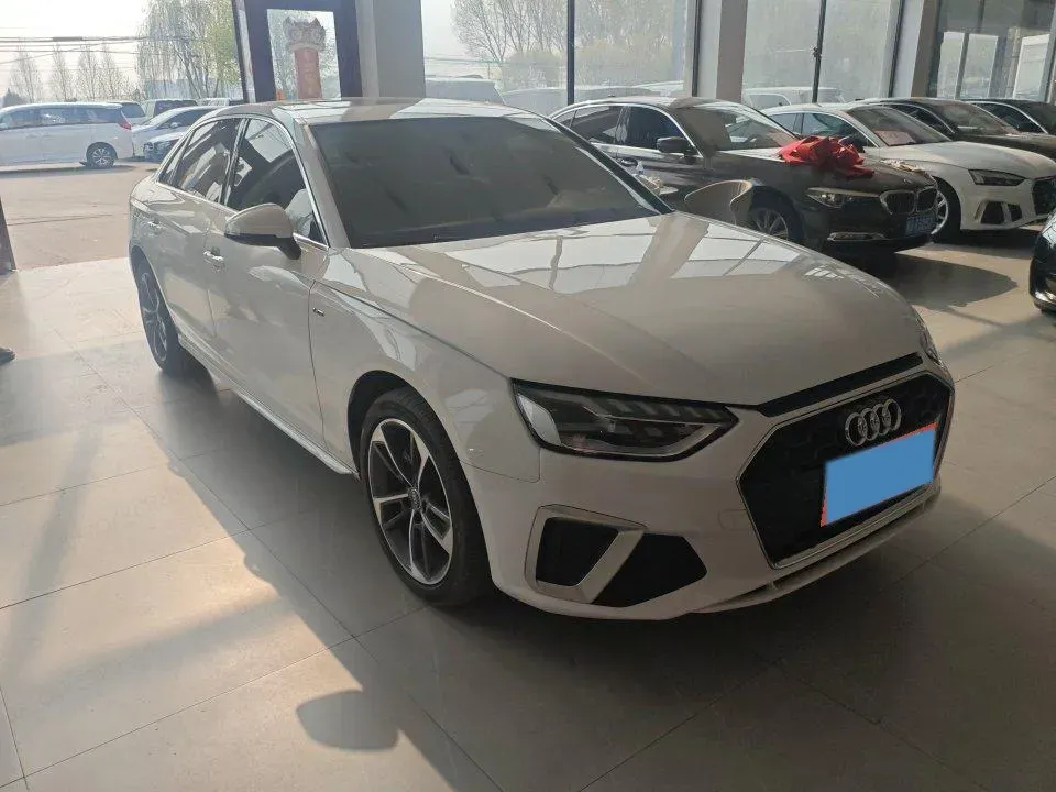 2024 Audi A4L 2.0T 190HP L4 7DCT,autocango,china used car exporter,china ev exporter,chinese used car exporter,chinese used ev exporter