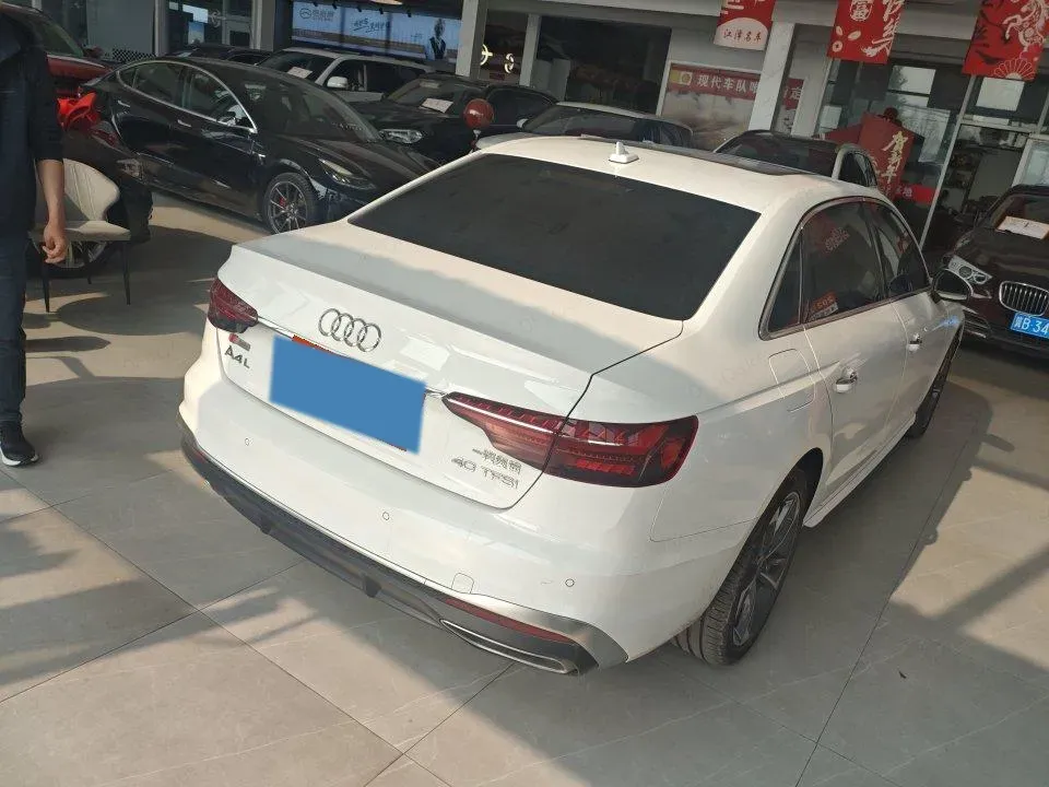 2024 Audi A4L 2.0T 190HP L4 7DCT,autocango,china used car exporter,china ev exporter,chinese used car exporter,chinese used ev exporter