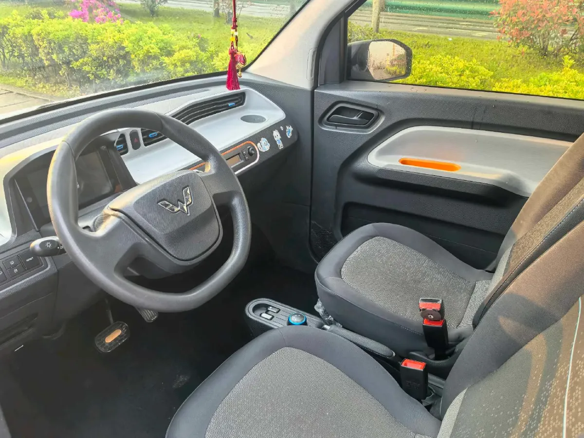 2021 WuLing HongGuang MINI EV BEV 13.8KWH,autocango,china used car exporter,china ev exporter,chinese used car exporter,chinese used ev exporter