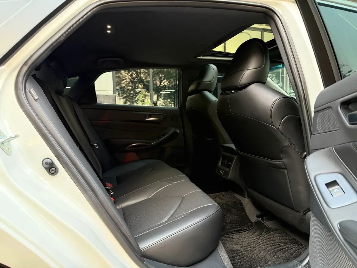 2023 Toyota Avalon 2.0L 177HP L4 CVT,autocango,china used car exporter,china ev exporter,chinese used car exporter,chinese used ev exporter