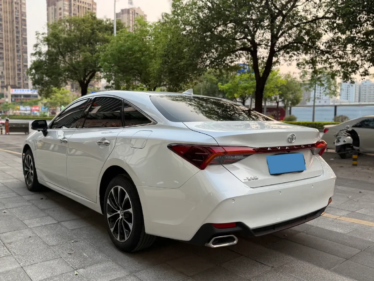 2023 Toyota Avalon 2.0L 177HP L4 CVT,autocango,china used car exporter,china ev exporter,chinese used car exporter,chinese used ev exporter