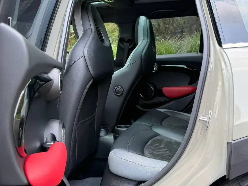 2020 MINI MINI 2.0T 192HP L4 7DCT,autocango,china used car exporter,china ev exporter,chinese used car exporter,chinese used ev exporter