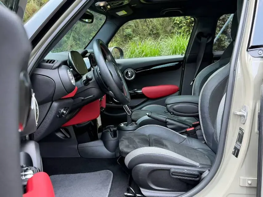 2020 MINI MINI 2.0T 192HP L4 7DCT,autocango,china used car exporter,china ev exporter,chinese used car exporter,chinese used ev exporter