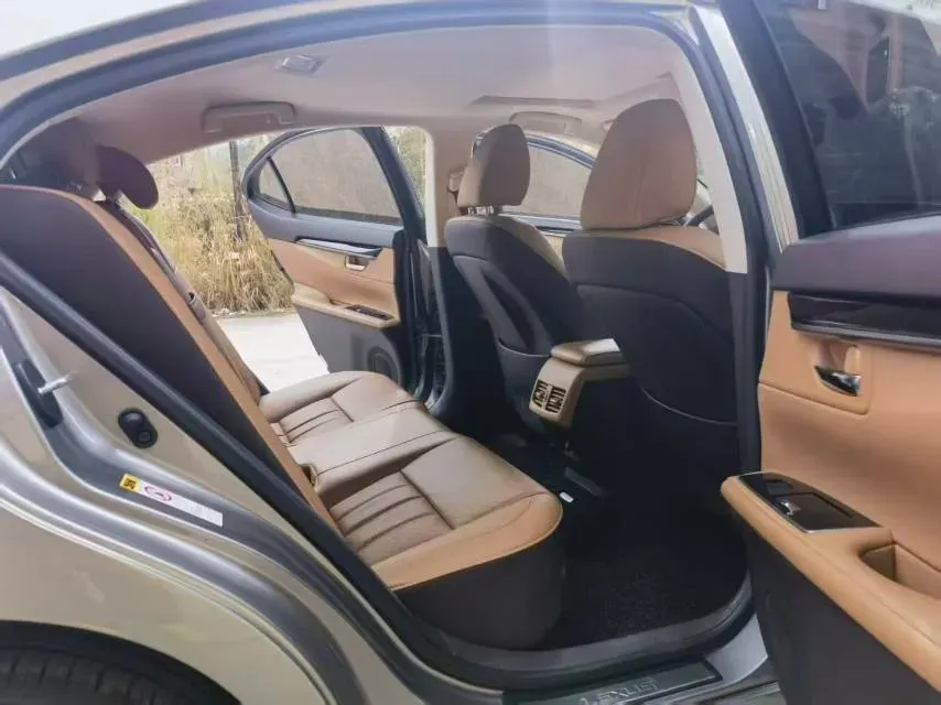 2017 Lexus ES 2.0L 167HP L4 6AT,autocango,china used car exporter,china ev exporter,chinese used car exporter,chinese used ev exporter