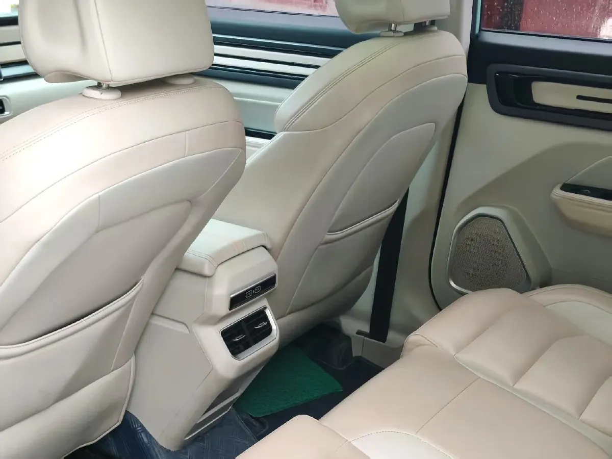 2023 Geely ICON 1.5T 181HP L4 7DCT,autocango,china used car exporter,china ev exporter,chinese used car exporter,chinese used ev exporter