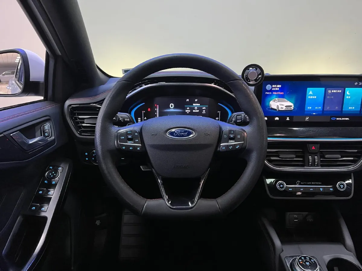 2021 Ford Focus 1.5T 174HP L3 8AT,autocango,china used car exporter,china ev exporter,chinese used car exporter,chinese used ev exporter