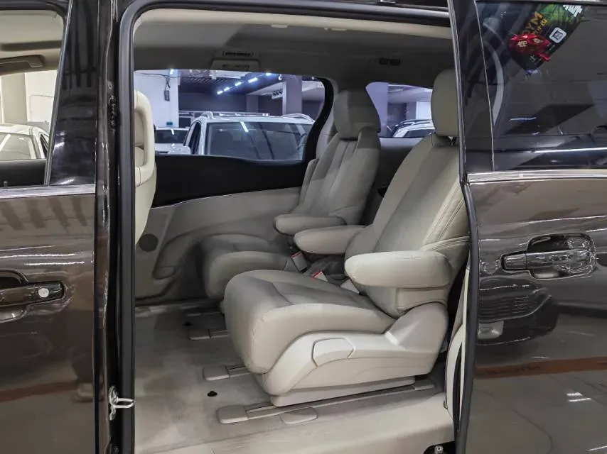 2021 Buick GL8 2.0T 237HP L4 9AT,autocango,china used car exporter,china ev exporter,chinese used car exporter,chinese used ev exporter