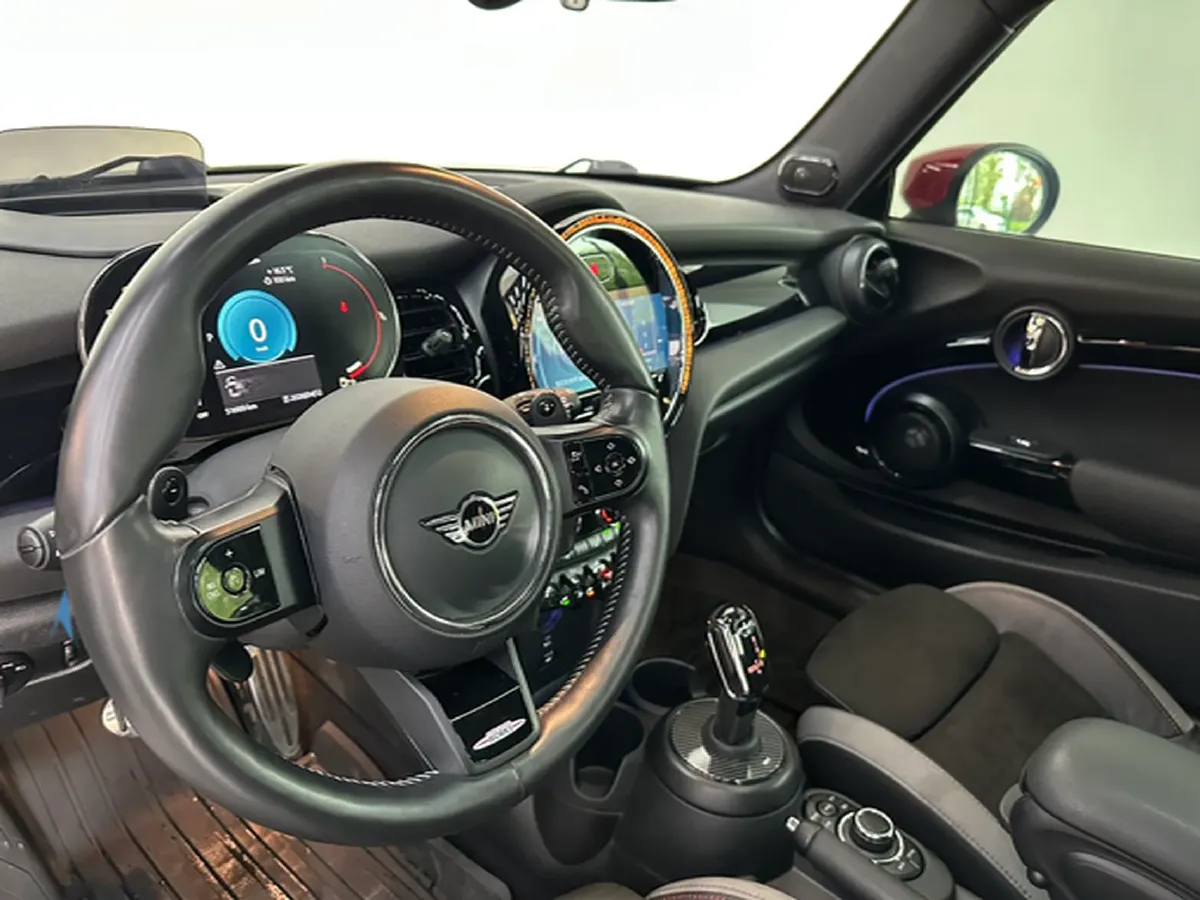 2022 MINI JCW 2.0T 231HP L4 8AT,autocango,china used car exporter,china ev exporter,chinese used car exporter,chinese used ev exporter