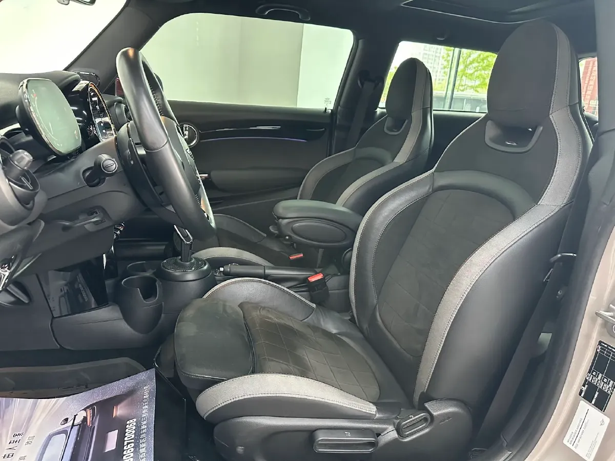 2022 MINI JCW 2.0T 231HP L4 8AT,autocango,china used car exporter,china ev exporter,chinese used car exporter,chinese used ev exporter