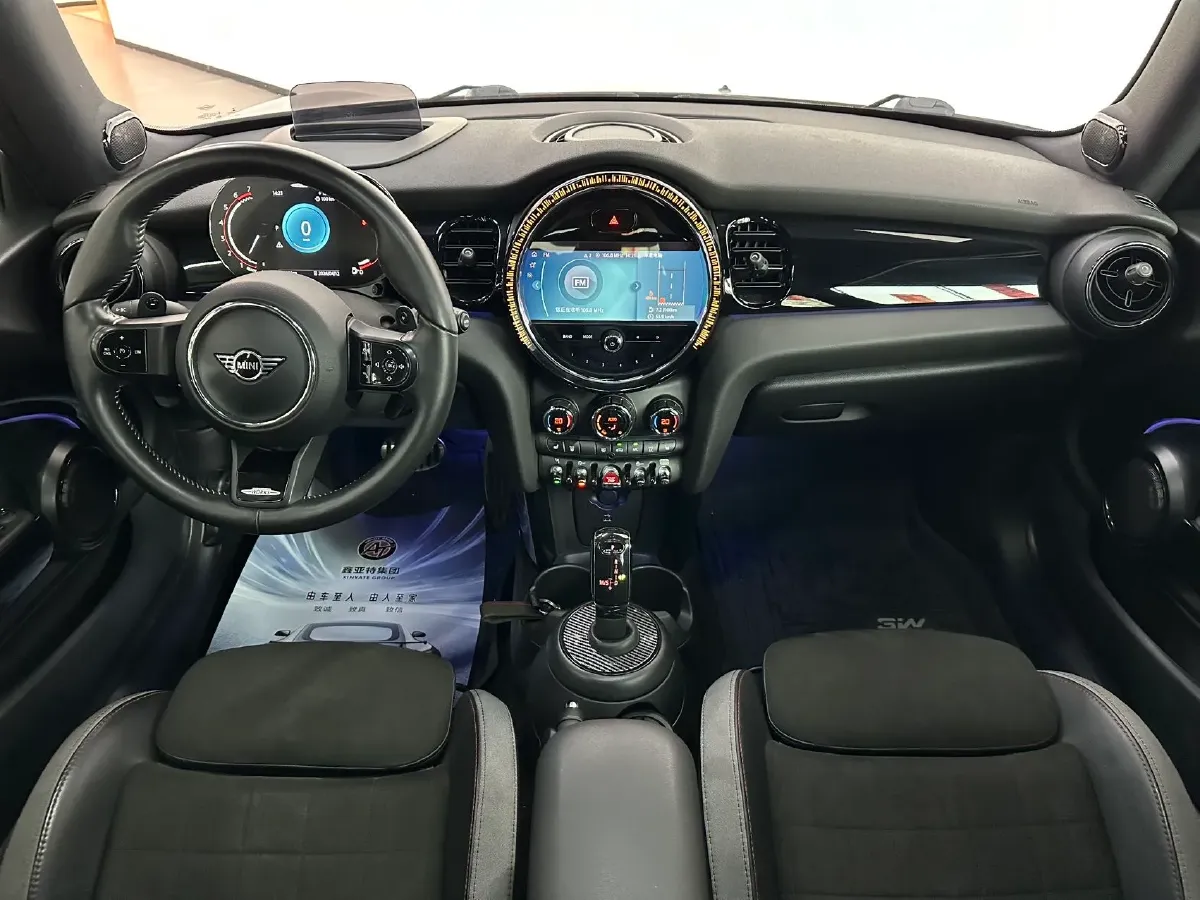 2022 MINI JCW 2.0T 231HP L4 8AT,autocango,china used car exporter,china ev exporter,chinese used car exporter,chinese used ev exporter