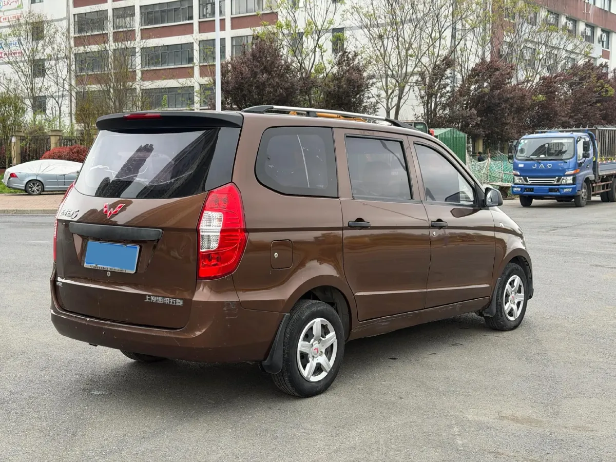2018 WuLing HongGuang 1.5L 105HP L4 5MT,autocango,china used car exporter,china ev exporter,chinese used car exporter,chinese used ev exporter