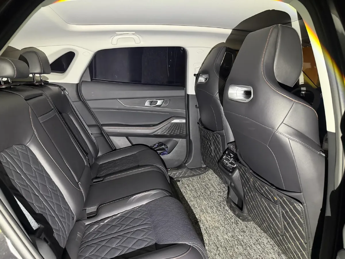 2023 ChangAn UNI-K iDD 1.5T 170HP L4 6TCT PHEV 28.39KWH,autocango,china used car exporter,china ev exporter,chinese used car exporter,chinese used ev exporter