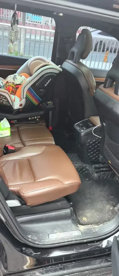 2025 Volvo XC90 2.0T 250HP L4 8AT,autocango,china used car exporter,china ev exporter,chinese used car exporter,chinese used ev exporter