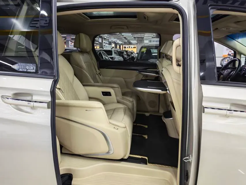 2022 Buick GL8 2.0T 237HP L4 9AT,autocango,china used car exporter,china ev exporter,chinese used car exporter,chinese used ev exporter