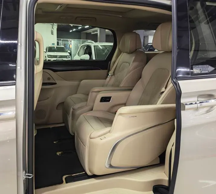 2022 Buick GL8 2.0T 237HP L4 9AT,autocango,china used car exporter,china ev exporter,chinese used car exporter,chinese used ev exporter