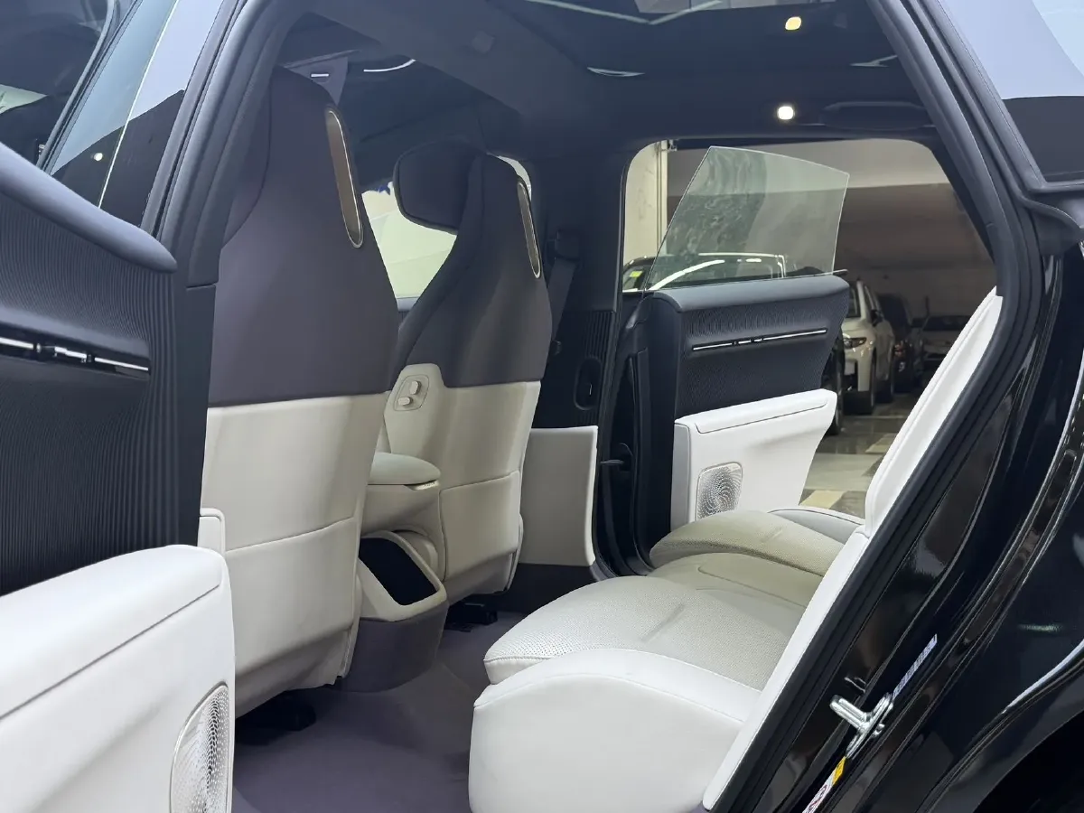 2025 Avatr 12 1.5T 156HP L4 REEV 39.05KWH,autocango,china used car exporter,china ev exporter,chinese used car exporter,chinese used ev exporter