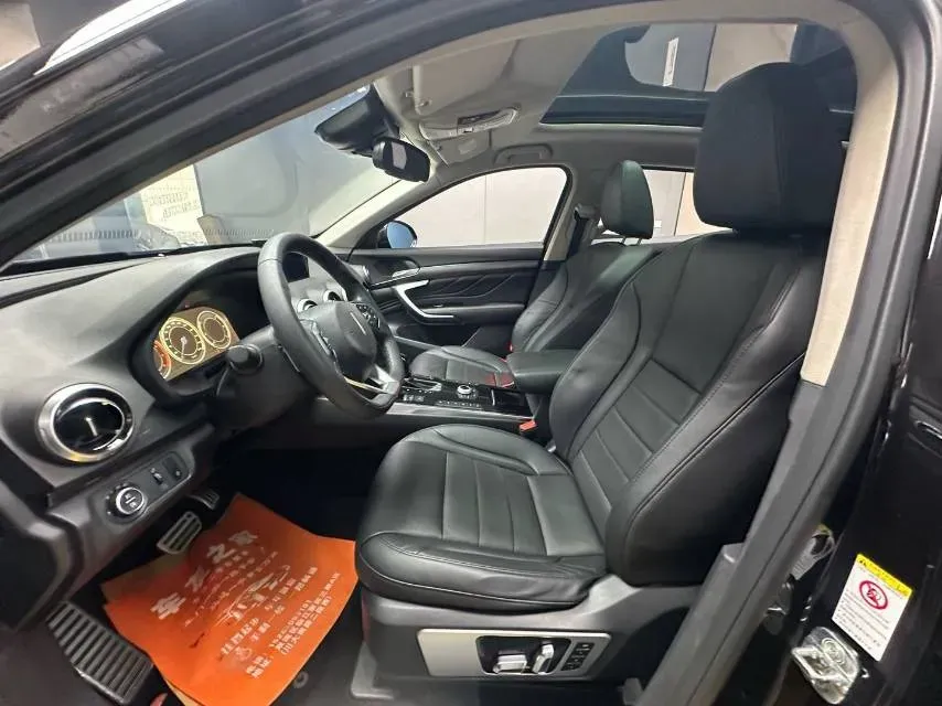 2017 WEY VV7 2.0T 234HP L4 7DCT,autocango,china used car exporter,china ev exporter,chinese used car exporter,chinese used ev exporter