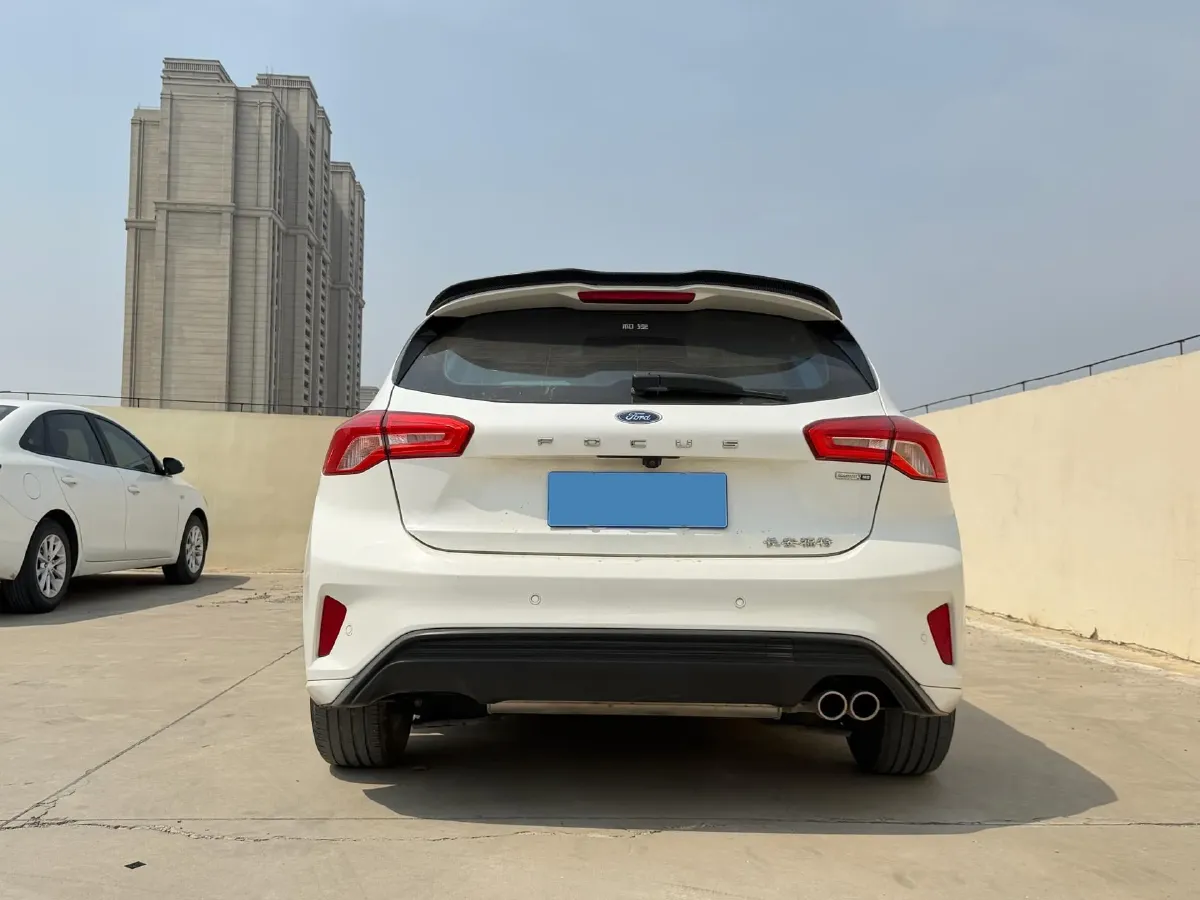 2021 Ford Focus 1.5T 174HP L3 8AT,autocango,china used car exporter,china ev exporter,chinese used car exporter,chinese used ev exporter