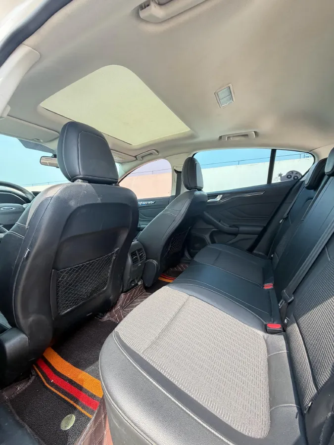 2021 Ford Focus 1.5T 174HP L3 8AT,autocango,china used car exporter,china ev exporter,chinese used car exporter,chinese used ev exporter