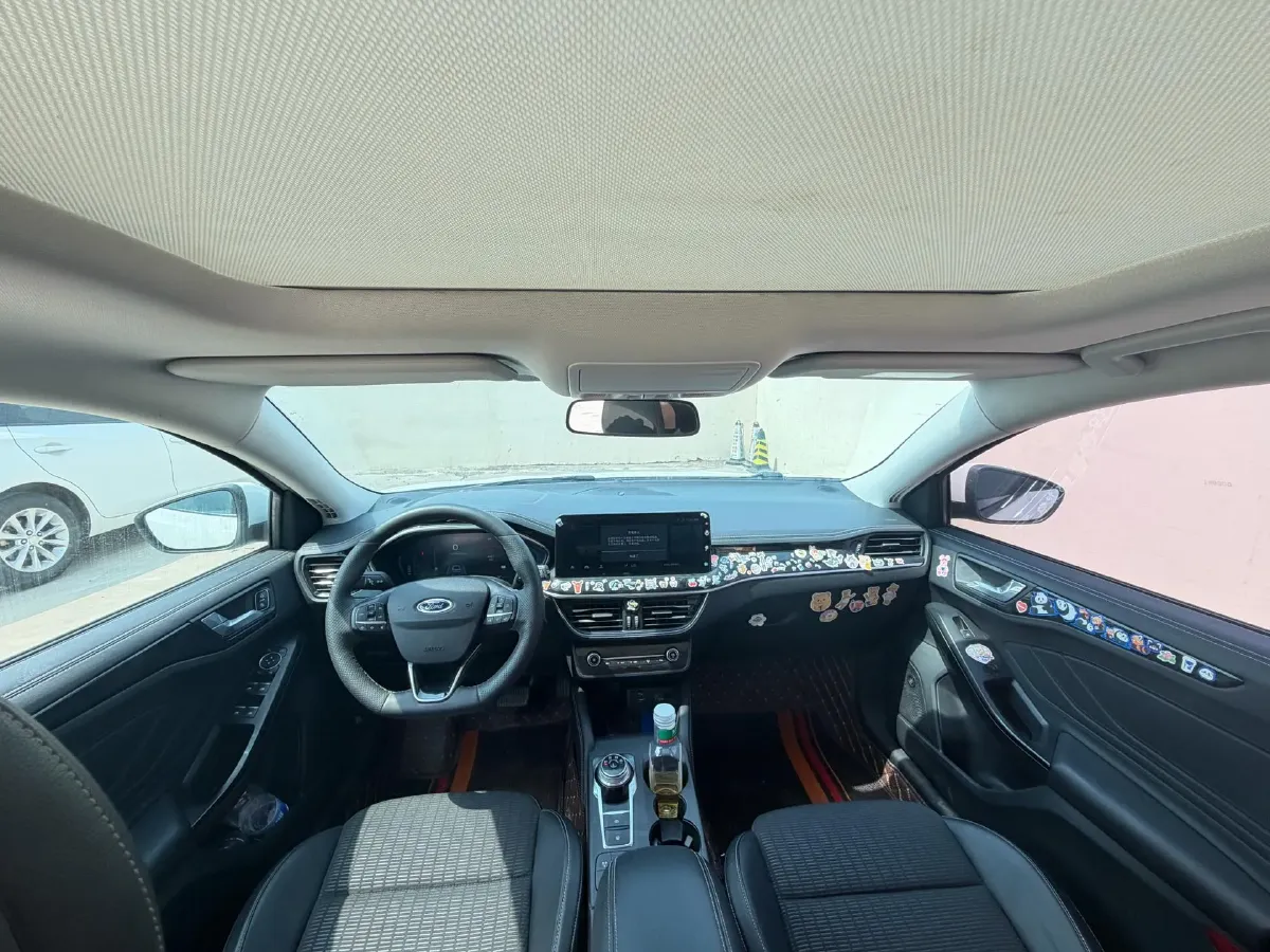 2021 Ford Focus 1.5T 174HP L3 8AT,autocango,china used car exporter,china ev exporter,chinese used car exporter,chinese used ev exporter