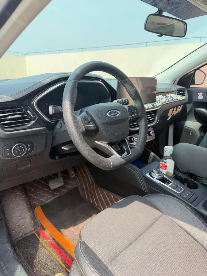 2021 Ford Focus 1.5T 174HP L3 8AT,autocango,china used car exporter,china ev exporter,chinese used car exporter,chinese used ev exporter