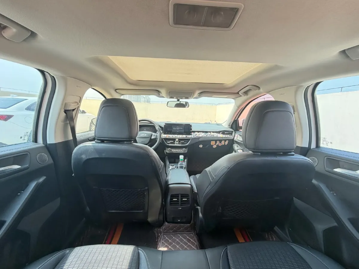 2021 Ford Focus 1.5T 174HP L3 8AT,autocango,china used car exporter,china ev exporter,chinese used car exporter,chinese used ev exporter