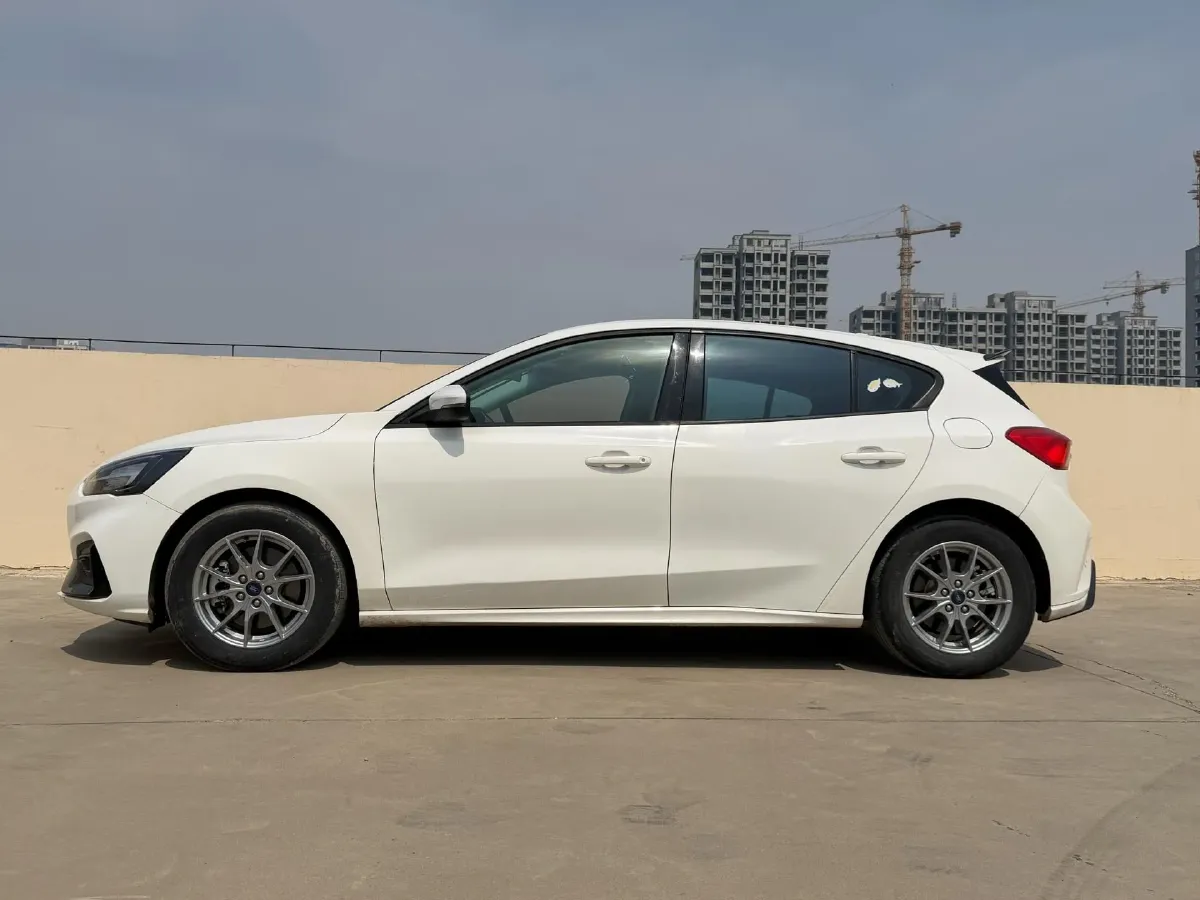 2021 Ford Focus 1.5T 174HP L3 8AT,autocango,china used car exporter,china ev exporter,chinese used car exporter,chinese used ev exporter