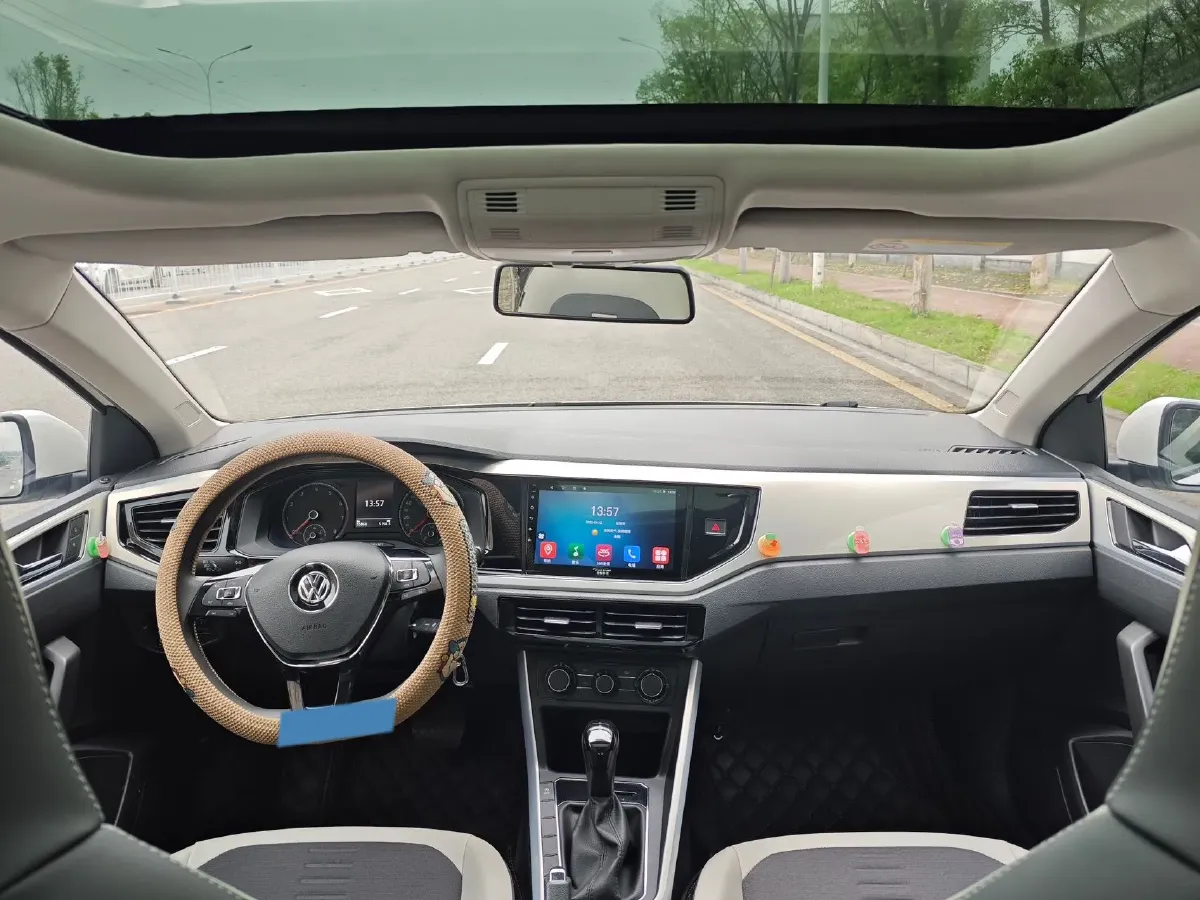 2019 Volkswagen Polo 1.5L 113HP L4 6AT,autocango,china used car exporter,china ev exporter,chinese used car exporter,chinese used ev exporter