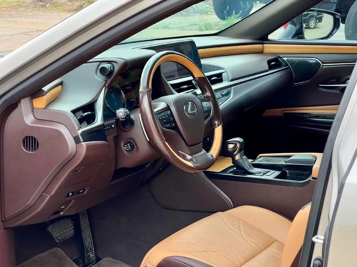 2019 Lexus ES 2.5L 178HP L4 E-CVT Hybrid,autocango,china used car exporter,china ev exporter,chinese used car exporter,chinese used ev exporter