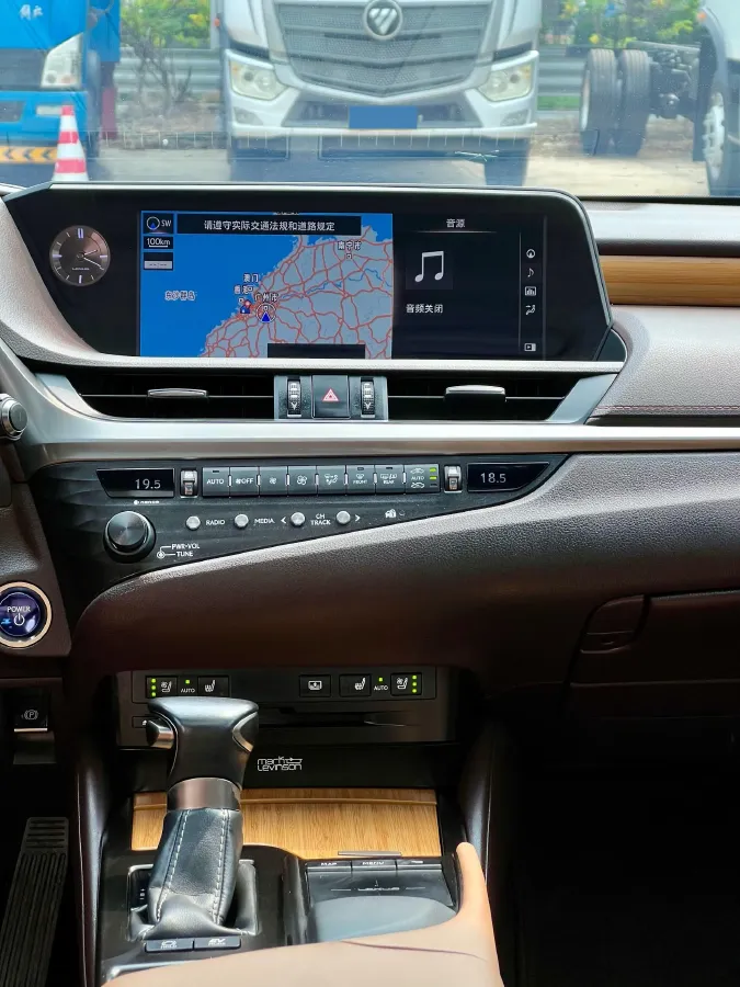 2019 Lexus ES 2.5L 178HP L4 E-CVT Hybrid,autocango,china used car exporter,china ev exporter,chinese used car exporter,chinese used ev exporter