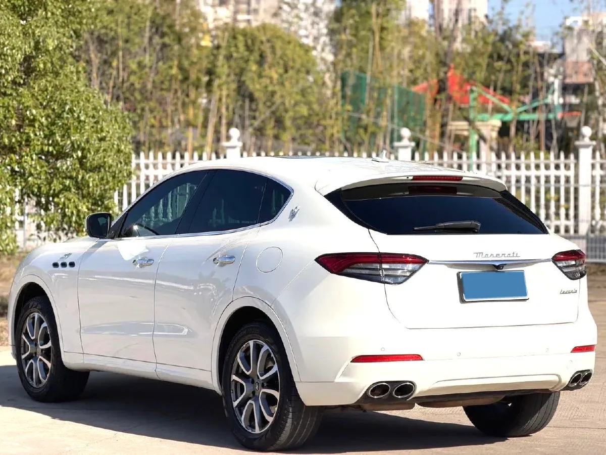 2022 Maserati Levante 2.0T 330HP L4 8AT,autocango,china used car exporter,china ev exporter,chinese used car exporter,chinese used ev exporter