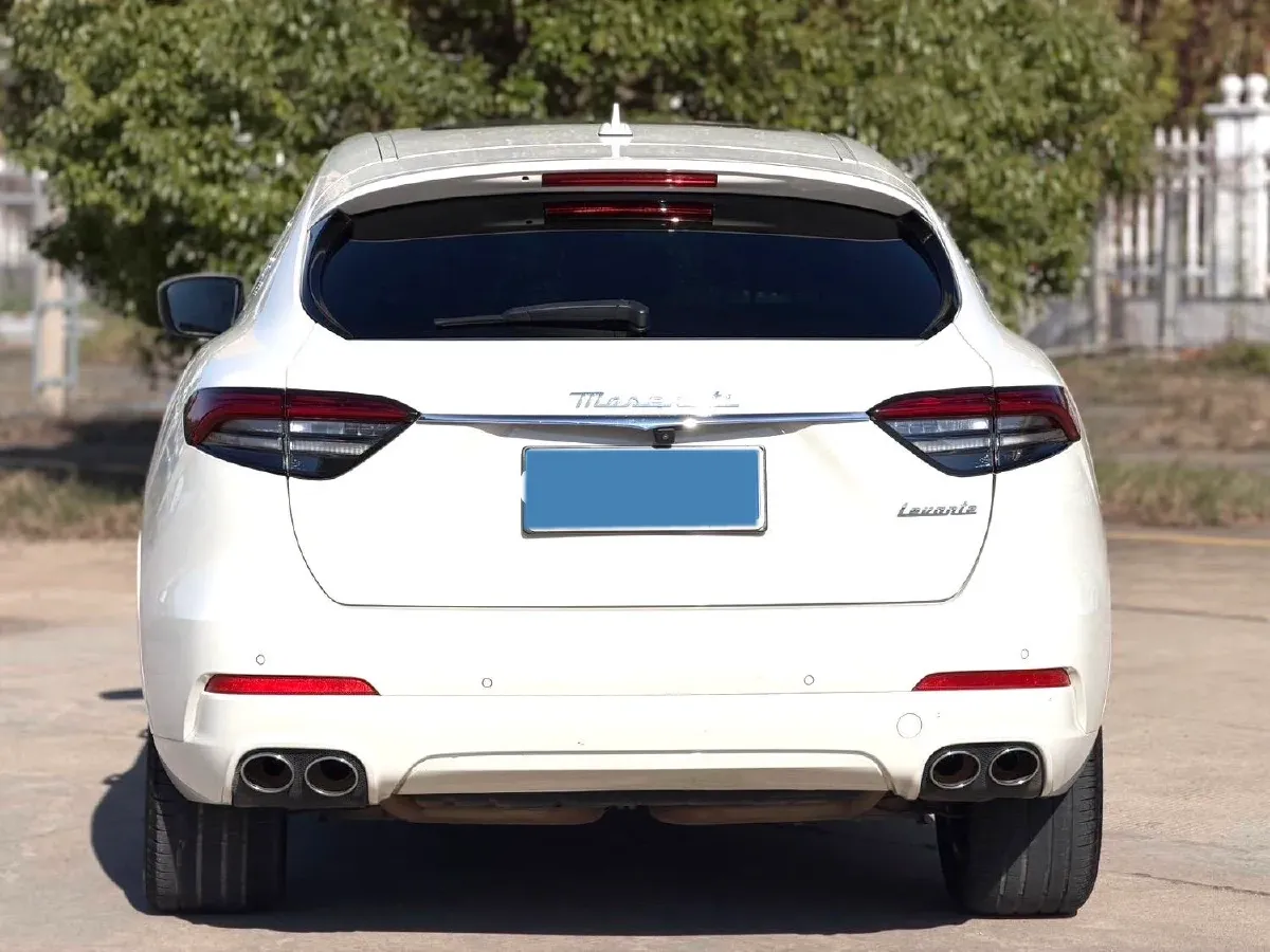2022 Maserati Levante 2.0T 330HP L4 8AT,autocango,china used car exporter,china ev exporter,chinese used car exporter,chinese used ev exporter