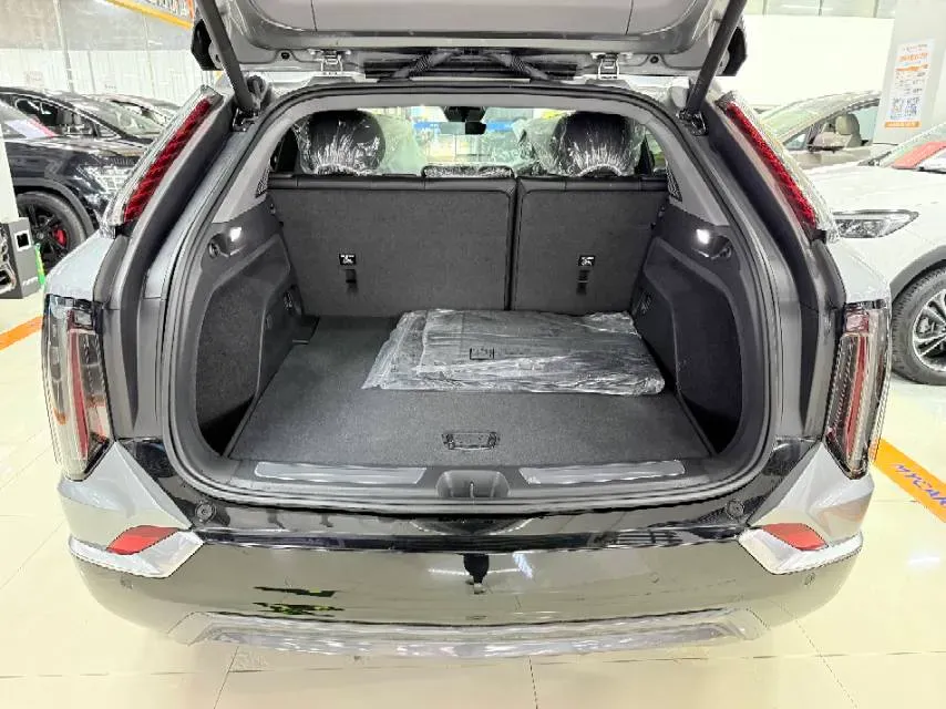 2024 Cadillac OPTIQ BEV 68.4KWH,autocango,china used car exporter,china ev exporter,chinese used car exporter,chinese used ev exporter