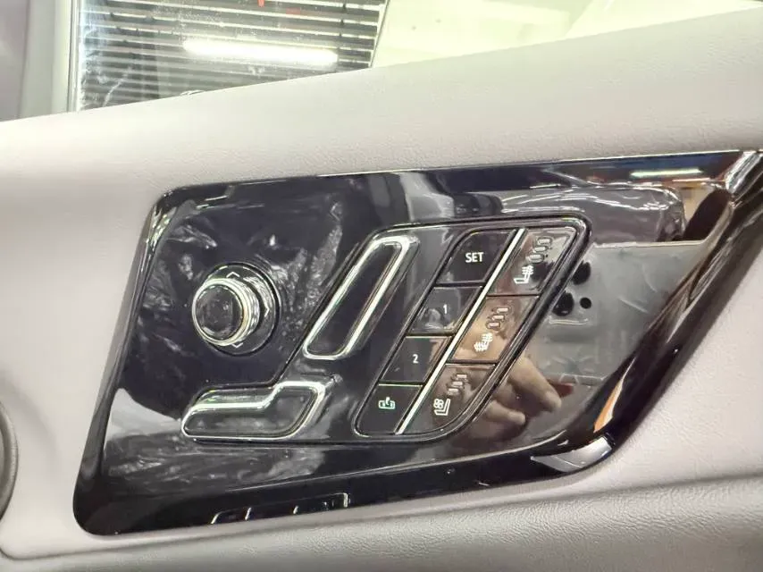 2024 Cadillac OPTIQ BEV 68.4KWH,autocango,china used car exporter,china ev exporter,chinese used car exporter,chinese used ev exporter