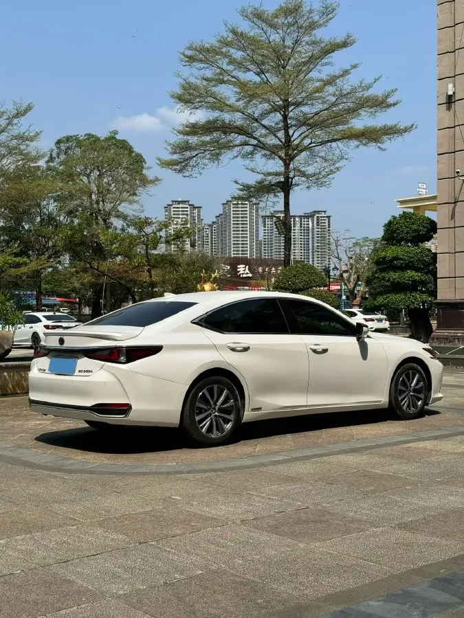 2018 Lexus ES 2.5L 178HP L4 E-CVT Hybrid,autocango,china used car exporter,china ev exporter,chinese used car exporter,chinese used ev exporter